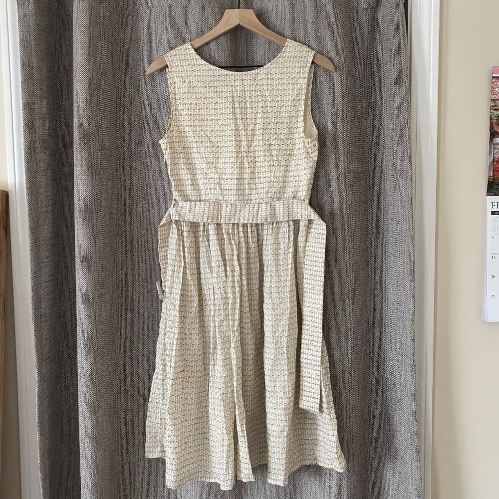Vintage 1980s Beth Jordan White Floral Belted Pleated Dress - Picture 6 of 11